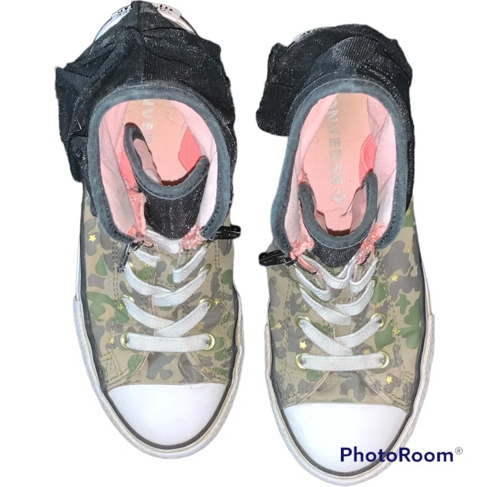 Converse girls camo
